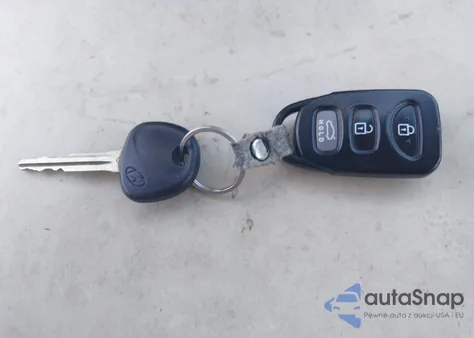 2013 Hyundai Elantra Gls z USA, uszkodzony, nr VIN 5NPDH4AE8DH329842